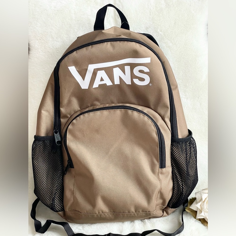 New w/tag VANS ALUMNI PACK 5-K BACKPACK w/padded adjustable straps Otter/white